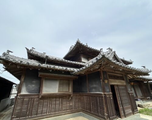 吉野川市山川町忌部山１番１，２番